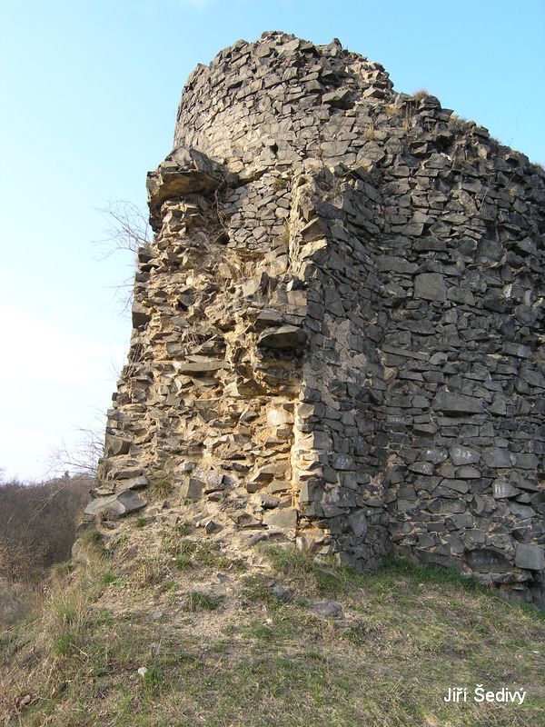 Ostr u Beneova nad Plounic_03